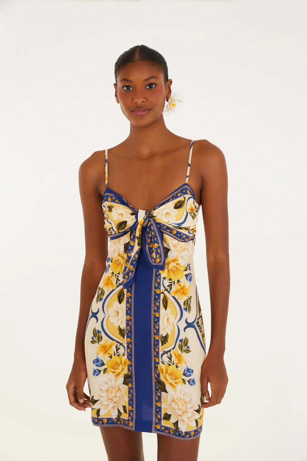 Vestido Curto Lenço FemmeBelle