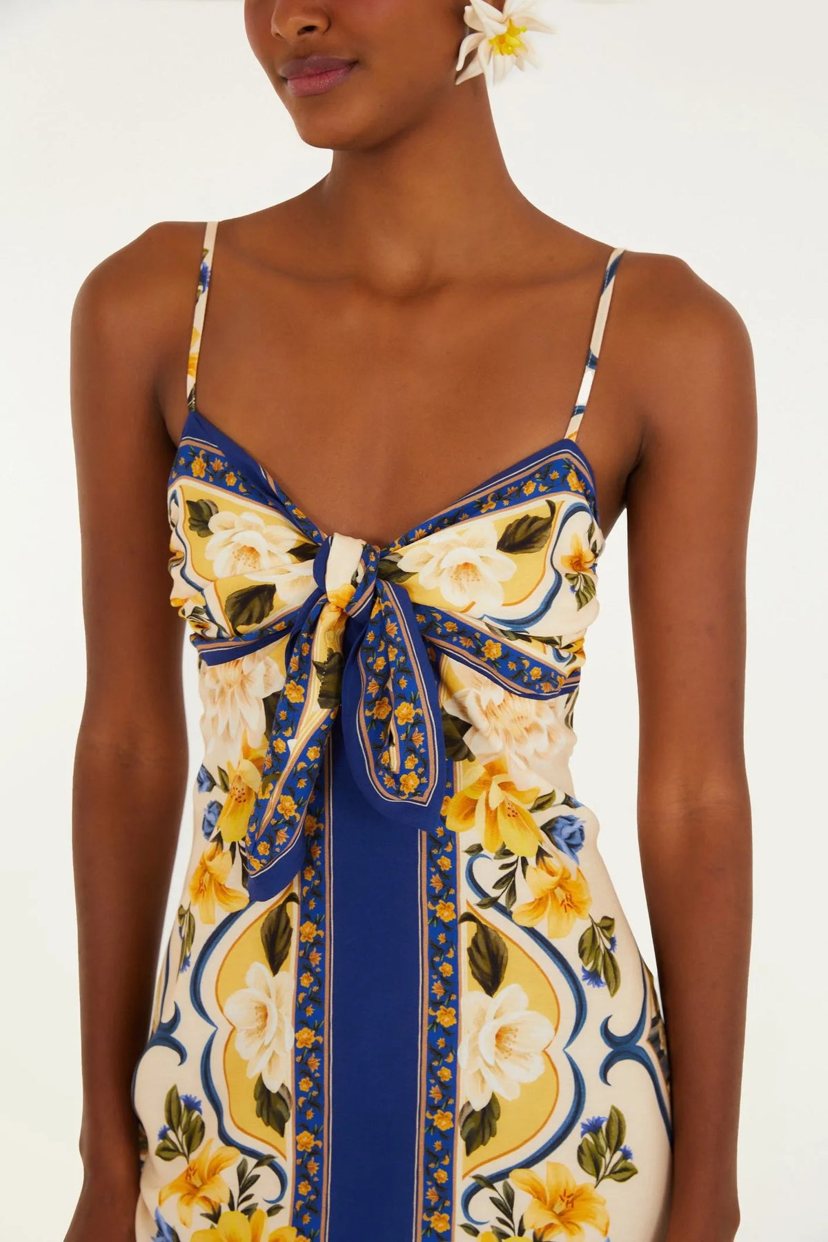 Vestido Curto Lenço FemmeBelle