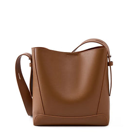 Bolsa de Ombro em Couro - Modelo casual - Feminina - FemmeBelle