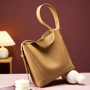 Bolsa de Ombro em Couro - Modelo casual - Feminina - FemmeBelle